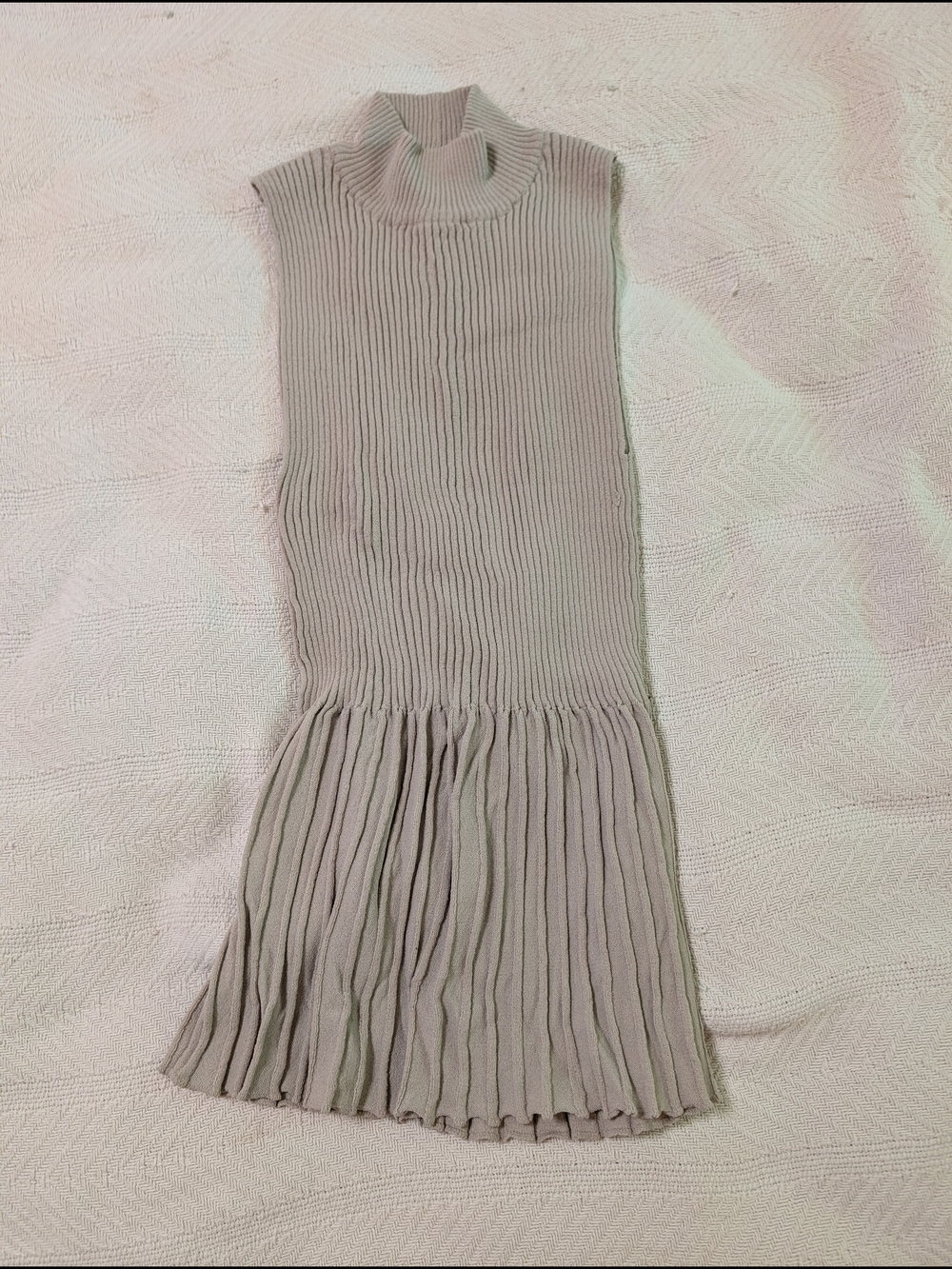 Kenar Sleeveless Ribbed Knit Midi Dress in Light Gray